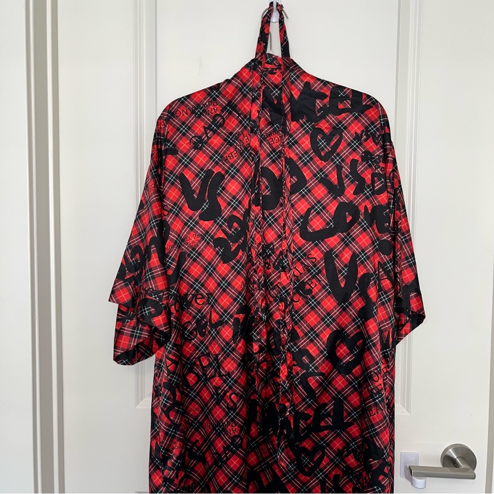 Victoria's Secret Red and Black Satin Kimono Robe - Picture 5 of 5